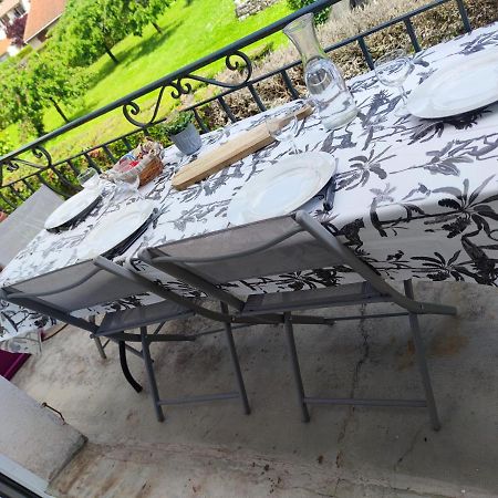 Les Plantades Aveyronnaises Apartment Saint-Georges-de-Luzencon Bagian luar foto