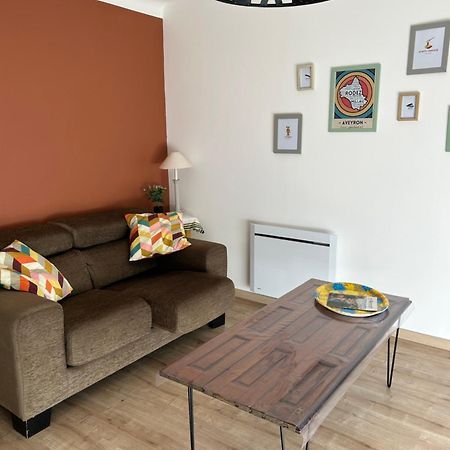 Les Plantades Aveyronnaises Apartment Saint-Georges-de-Luzencon Bagian luar foto